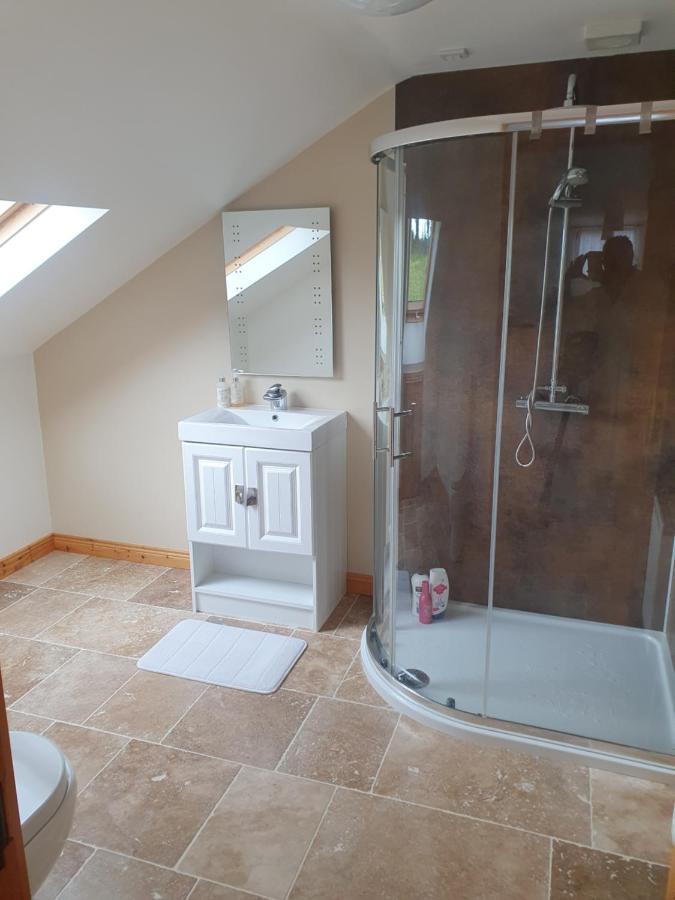 Urkers' Guest Accommodation Crossmaglen ภายนอก รูปภาพ