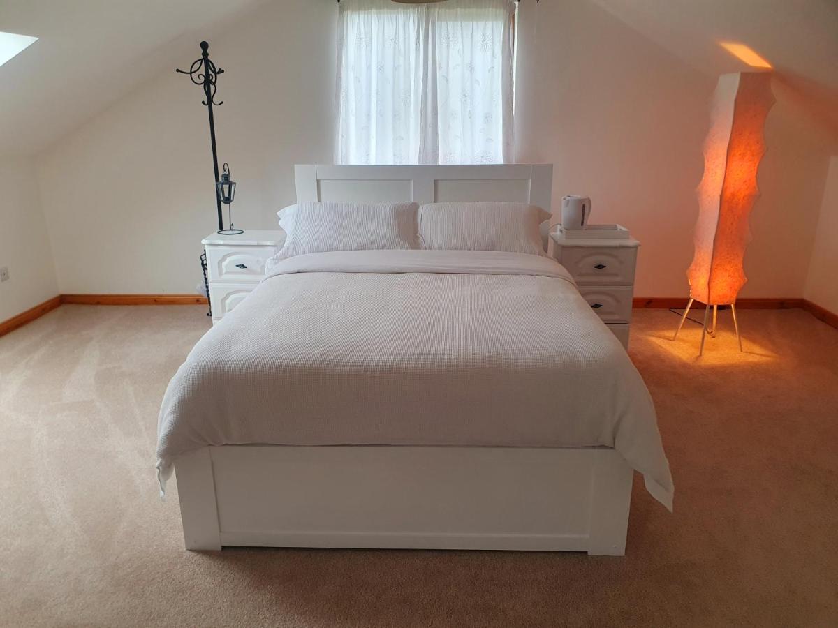 Urkers' Guest Accommodation Crossmaglen ภายนอก รูปภาพ